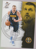 Nikola Jokić – 2025-26 Topps Signature Class basketball single, English, actual front scan